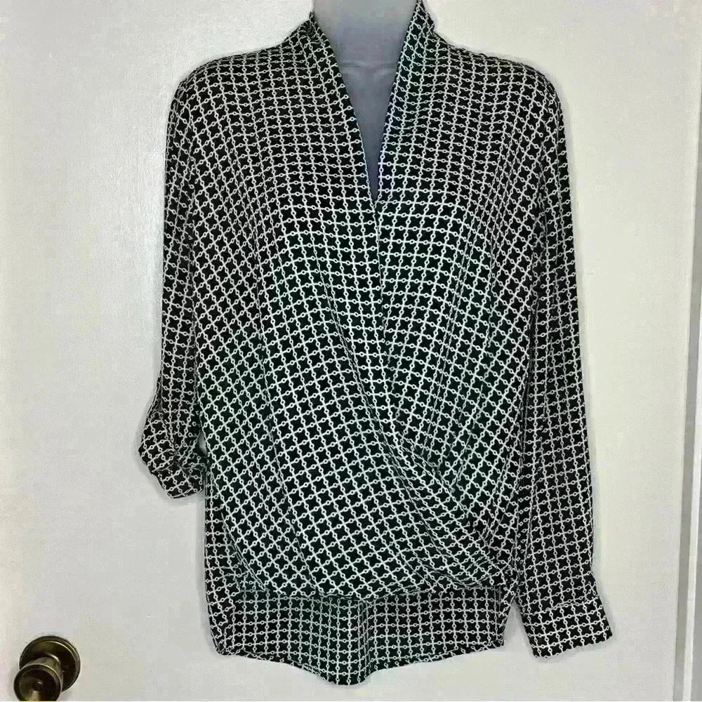 Pleione XS Womens Black White Print Wrap Front Long Sleeve Roll Tab Blouse